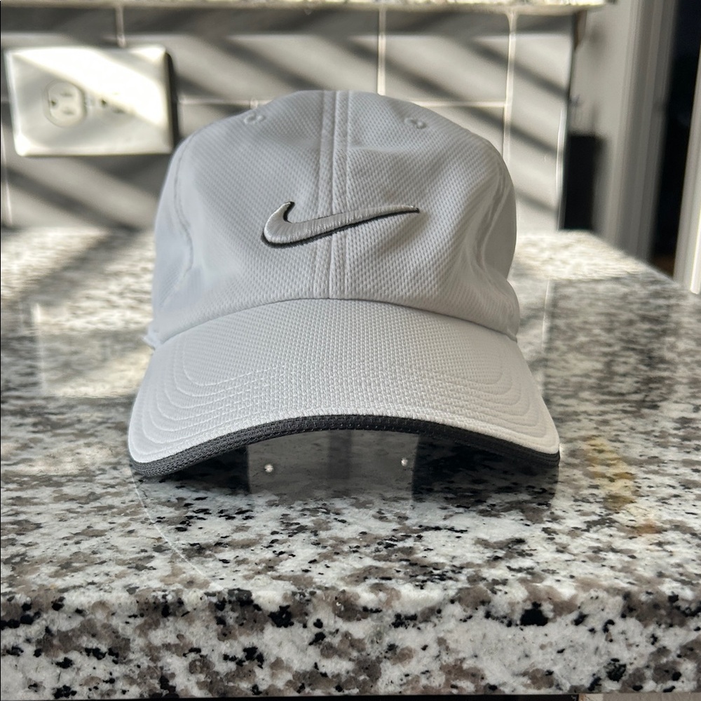 Nike Golf Men’s Hat - White